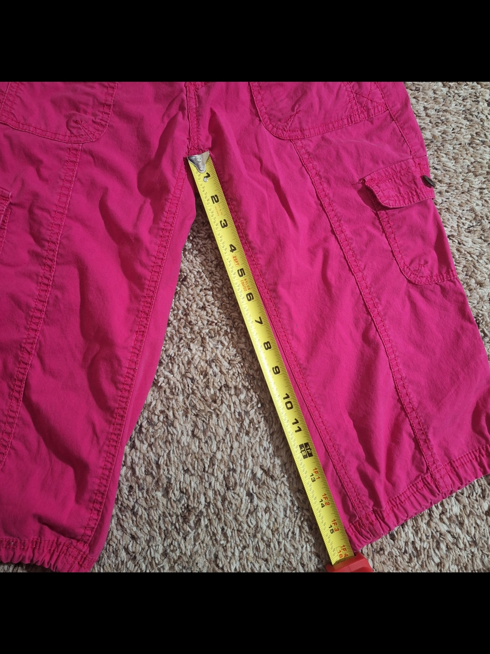 Sold -- Vintage Y2K Arizona Jean Co. Hot Pink Zipper Cargo Capris Size 3 - Picture 5 of 7